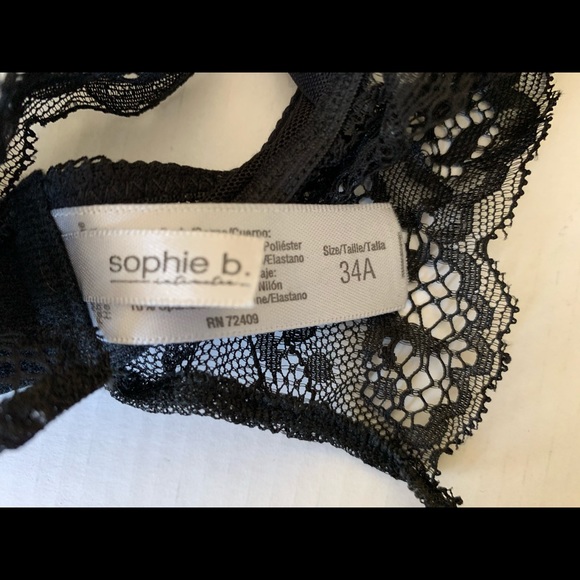 Black lace braletta style bra with white inside cups & wide lace straps size 34A - Picture 5 of 10